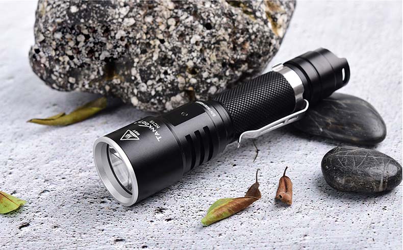 LED強(qiáng)光手電筒 LED強(qiáng)光手電筒